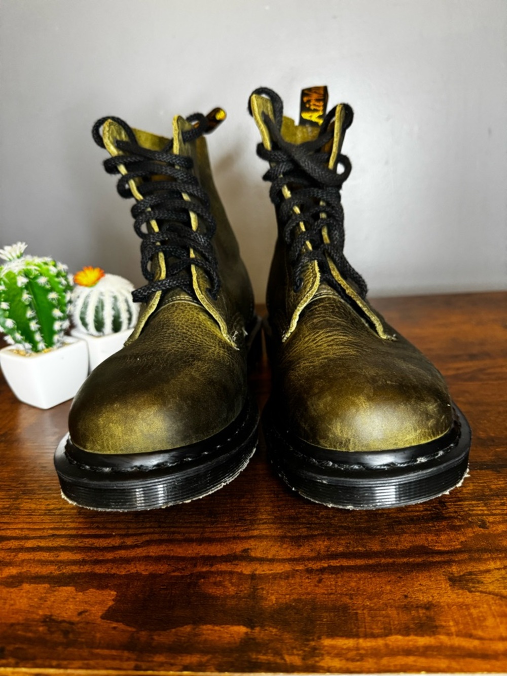 Awesome Dr. Martens 1460 PASCAL MADE IN ENGLAND TITAN LEATHER BOOTS - Picture 2 of 8